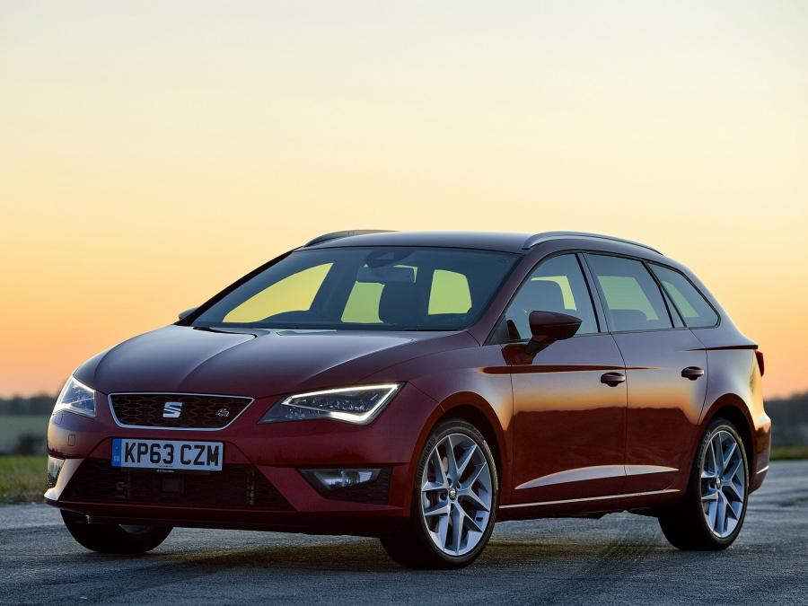  Seat Leon ST FR 2014 года  (UK) (фото 6 из 13)